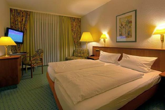 Hotel-Restaurant Esbach Hof 키칭겐 객실 사진